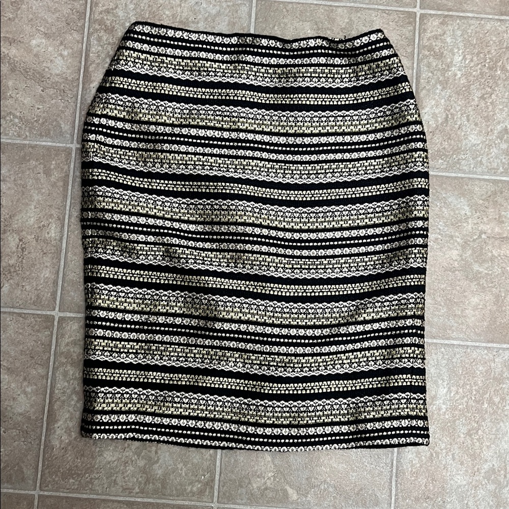 #19 Talbots Black and gold metallic pencil skirt size 2